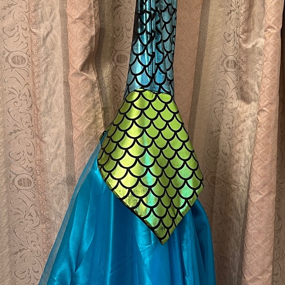 Two piece mermaid costume - Picture 4 of 6
